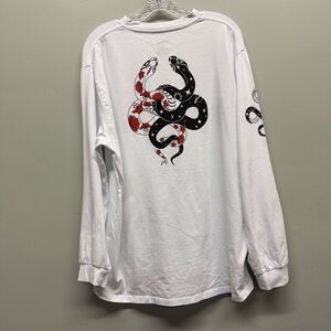 TomboyX White snake Graphic T-Shirt 2X long sleeve